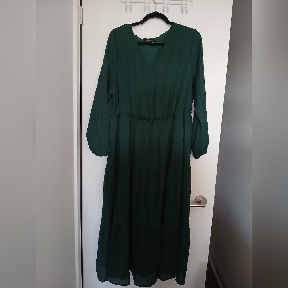 BloomChic Deep Green Long Sleeve Dress
